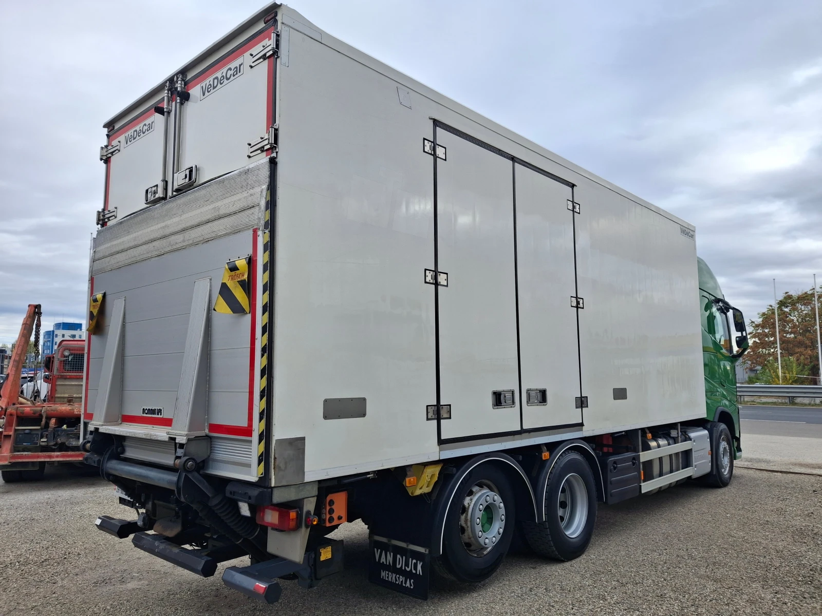 Volvo Fh ТЕРМО ИЗОЛИРАН , снимка 8 - Камиони - 56697092