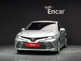 Toyota Camry 2.5 XLE HYBRID, снимка 6