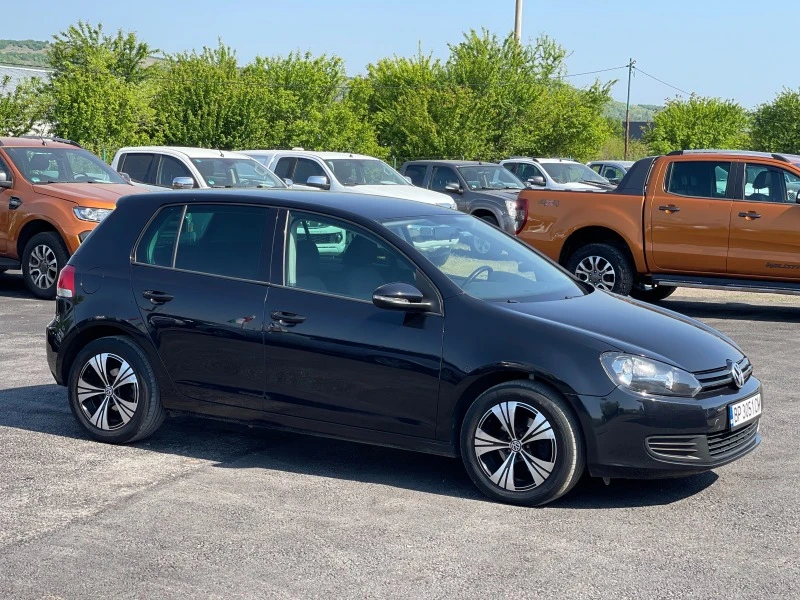 VW Golf 1.6TDi, снимка 7 - Автомобили и джипове - 45238555