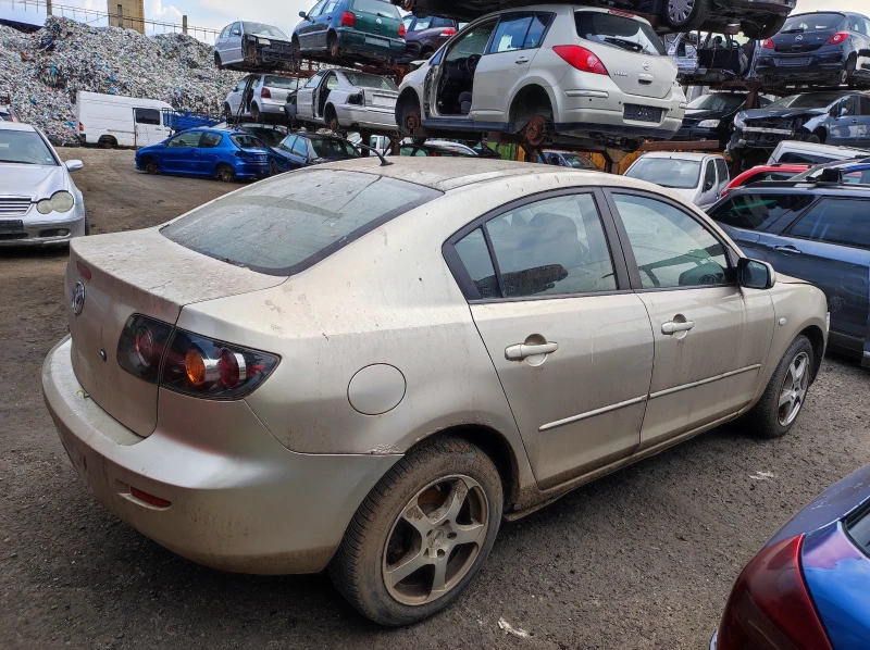 Mazda 3 1.6, снимка 2 - Автомобили и джипове - 47056079