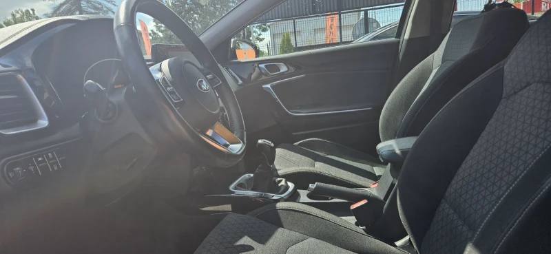 Kia Ceed Хечбек , снимка 8 - Автомобили и джипове - 52418114