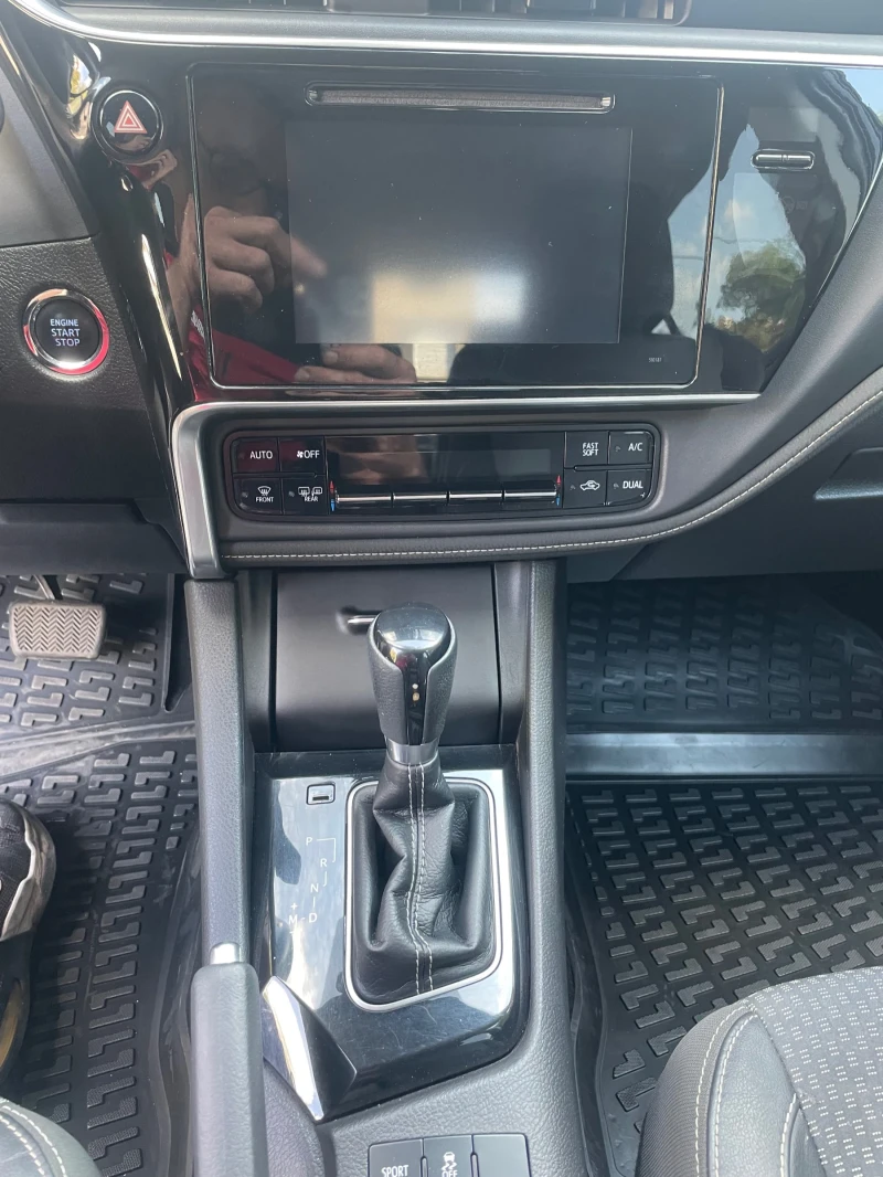 Toyota Corolla 1.6i, снимка 7 - Автомобили и джипове - 51628484