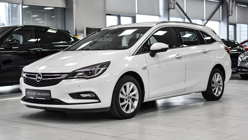 Opel Astra Sports Tourer 1.6 CDTi Innovation, снимка 4 - Автомобили и джипове - 51824866