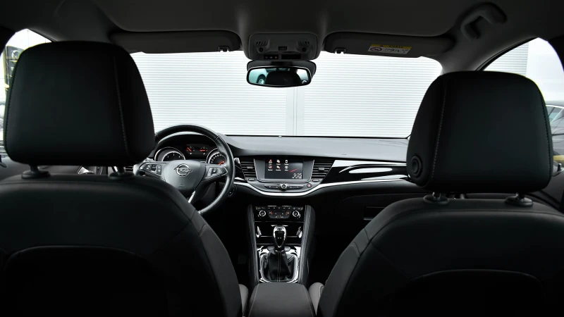 Opel Astra Sports Tourer 1.6 CDTi Innovation, снимка 10 - Автомобили и джипове - 51824866