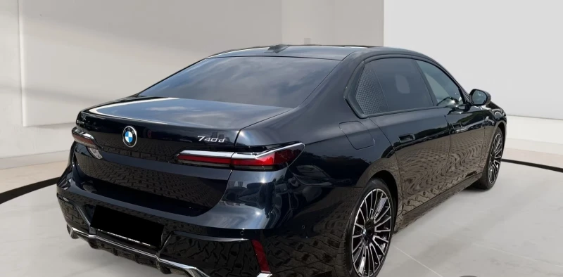 BMW 740 xDrive M Sport 21" Pano Autobahn, снимка 2 - Автомобили и джипове - 52085666