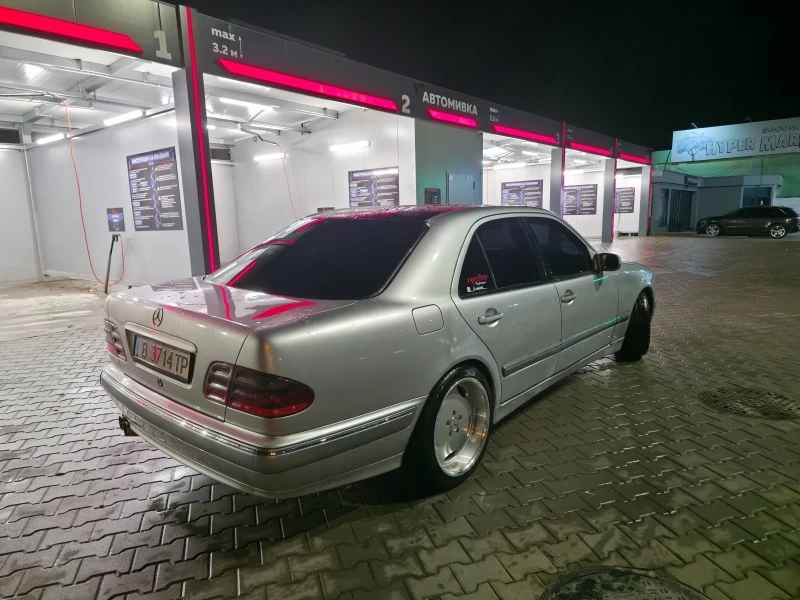 Mercedes-Benz E 270, снимка 2 - Автомобили и джипове - 52858249