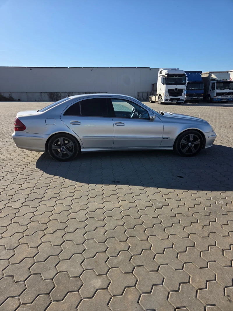 Mercedes-Benz E 270, снимка 4 - Автомобили и джипове - 53109226