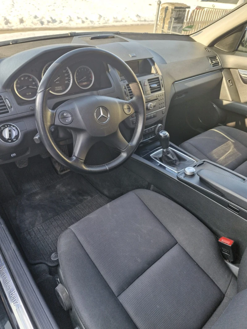 Mercedes-Benz C 180 Компресор BLUE EFFICIENCY, снимка 7 - Автомобили и джипове - 53177518