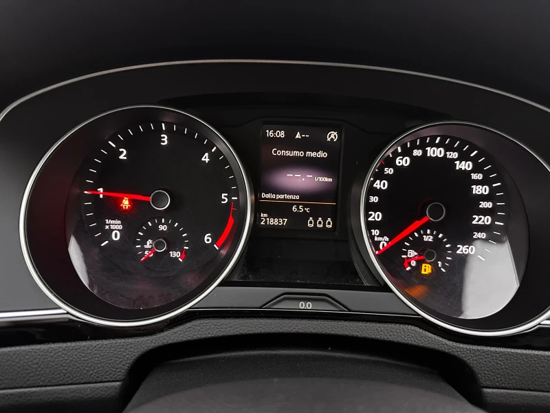 VW Passat 2.0TDI 190 ks, снимка 8 - Автомобили и джипове - 53249770