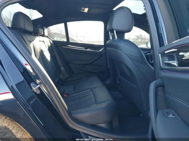 BMW 530 xDrive, снимка 11 - Автомобили и джипове - 53564501