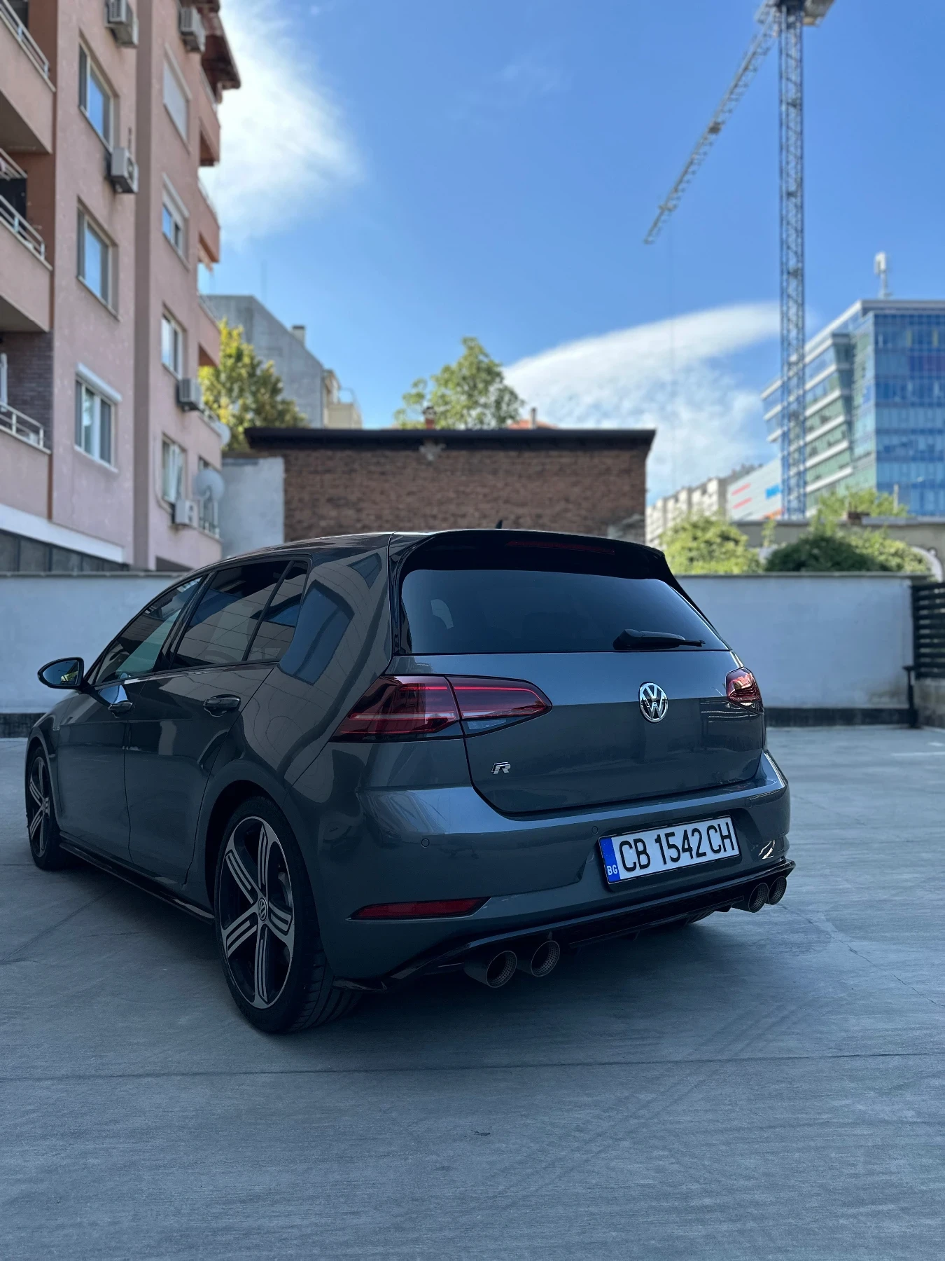 VW Golf R 2.0 TFSI 4Motion 310ps - изображение 3