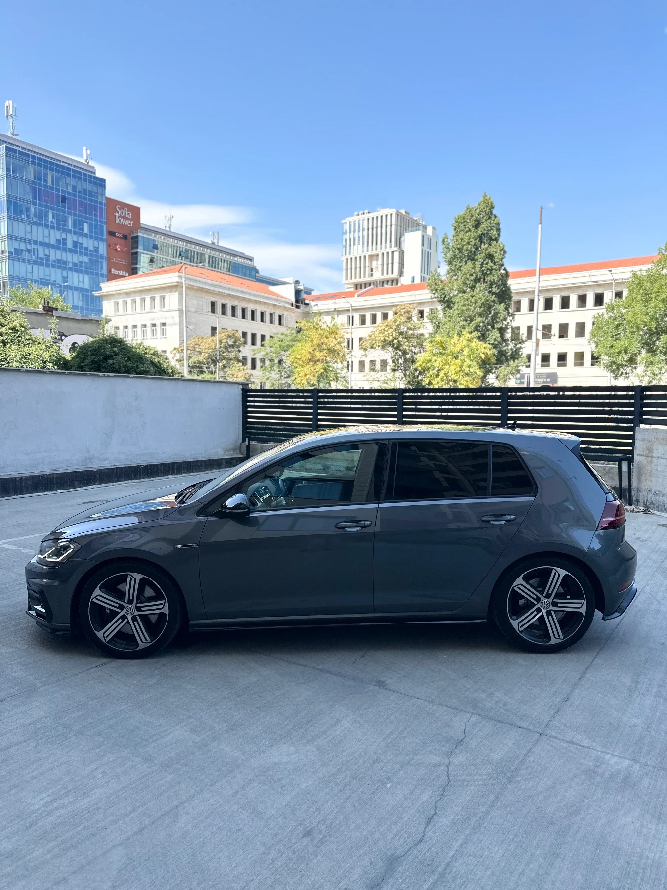 VW Golf R 2.0 TFSI 4Motion 310ps - изображение 2