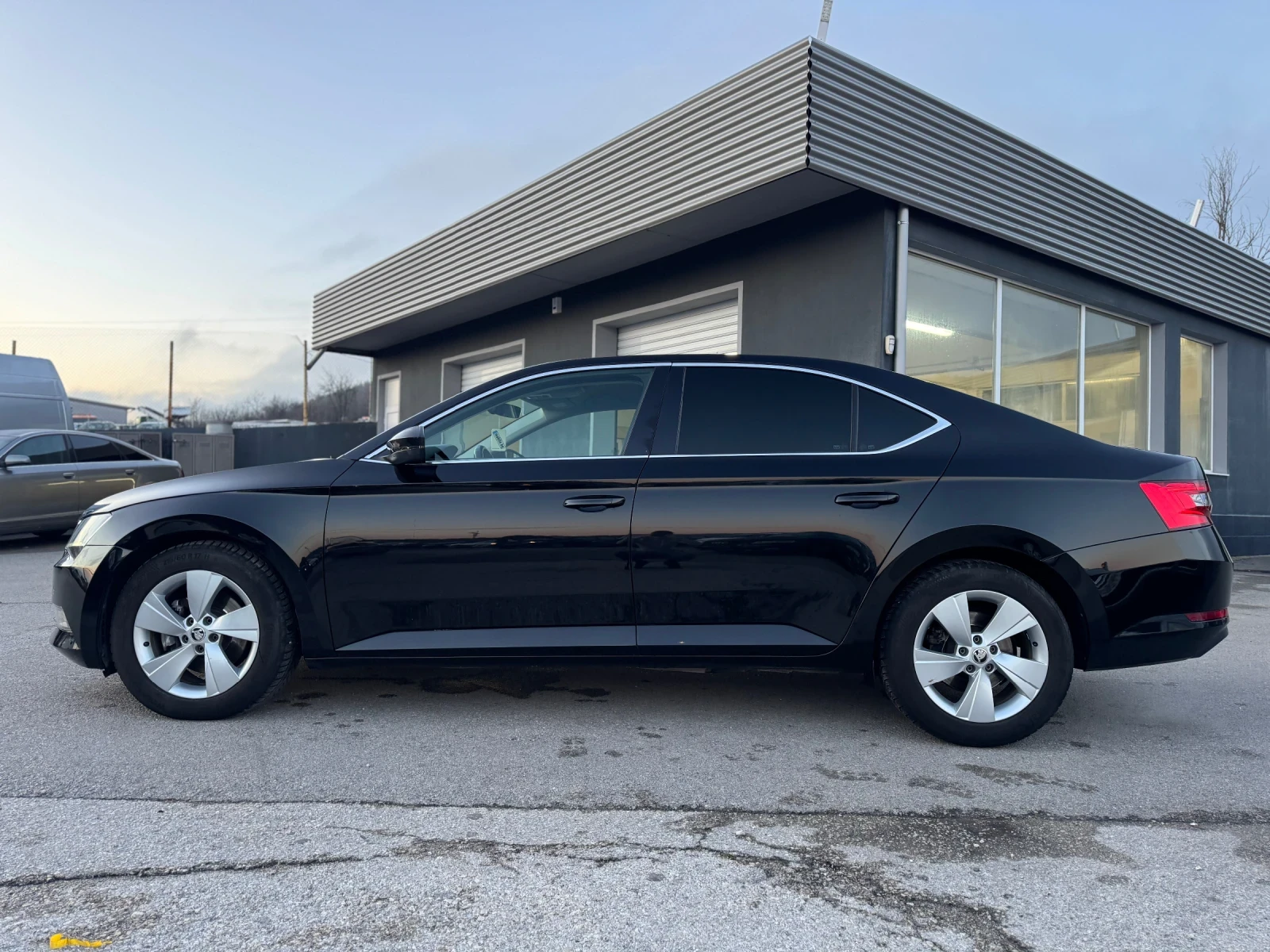 Skoda Superb 2.0TDI DSG -10% - изображение 8