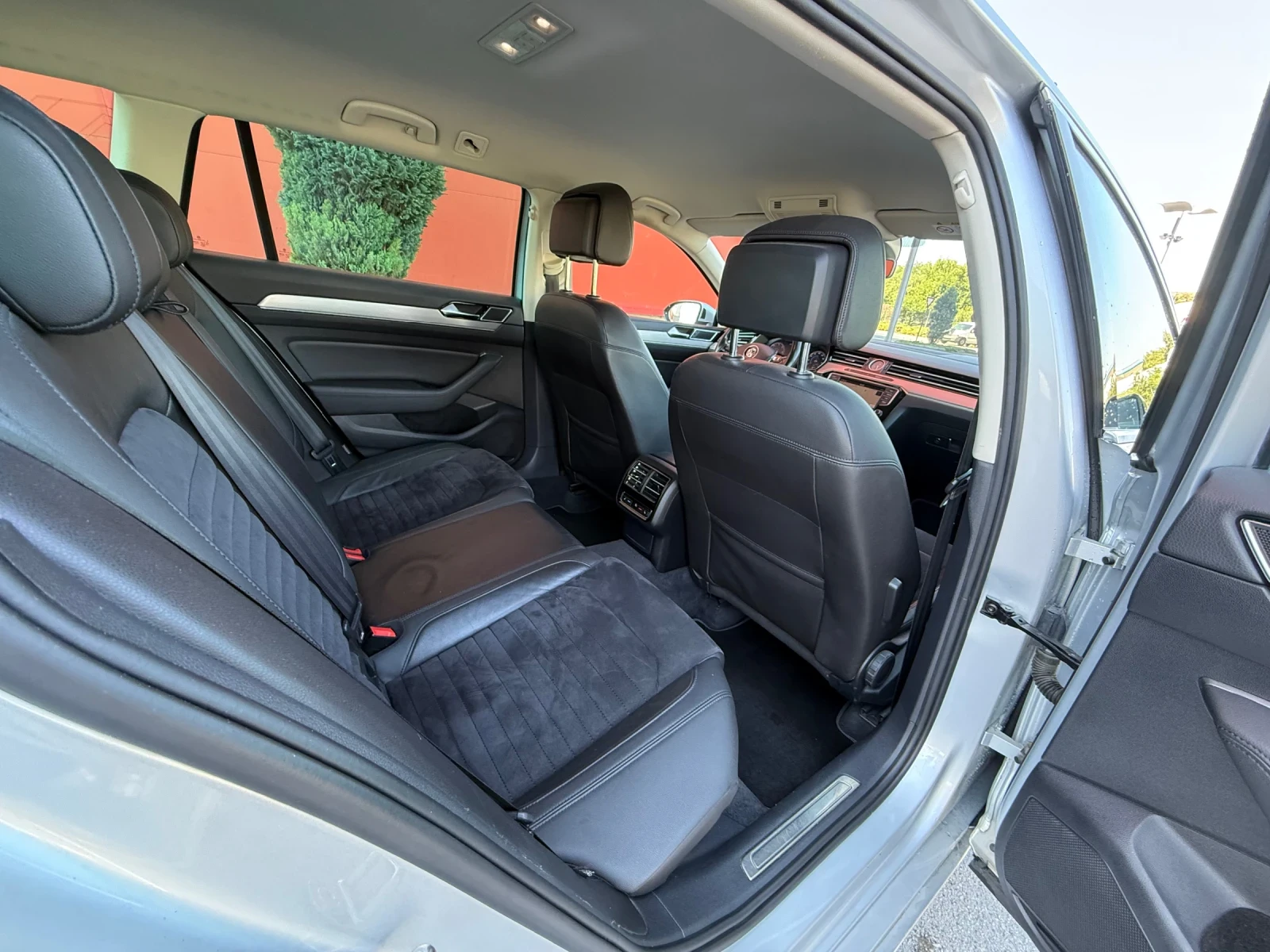 VW Passat DIGITAL* 4x4* LED* 190кс* МАСАЖ - изображение 5