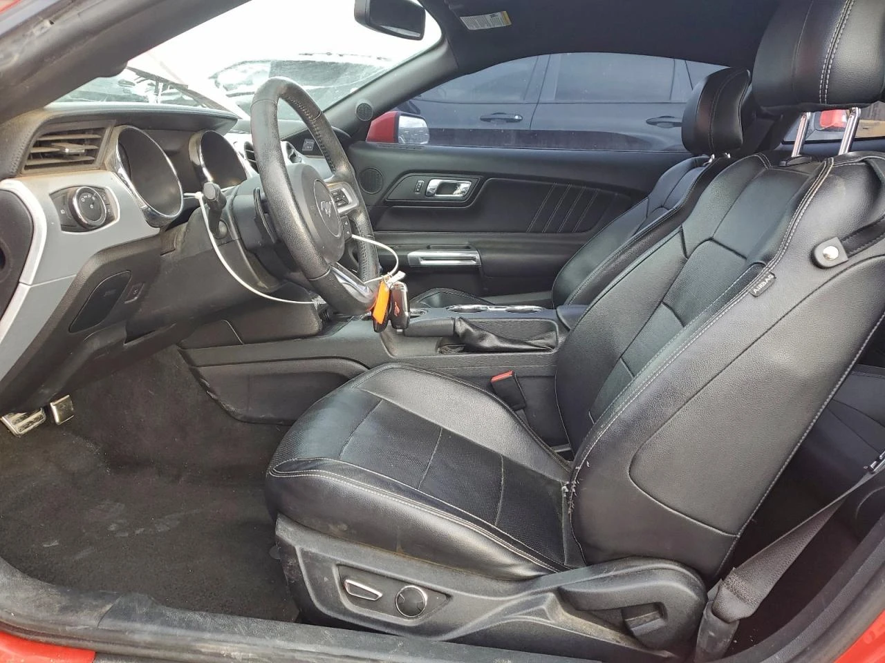 Ford Mustang КОЖА* ПОДГРЕВ* ОБДУХВАНЕ* CARPLAY* ПАРКТРОНИК*  - изображение 7