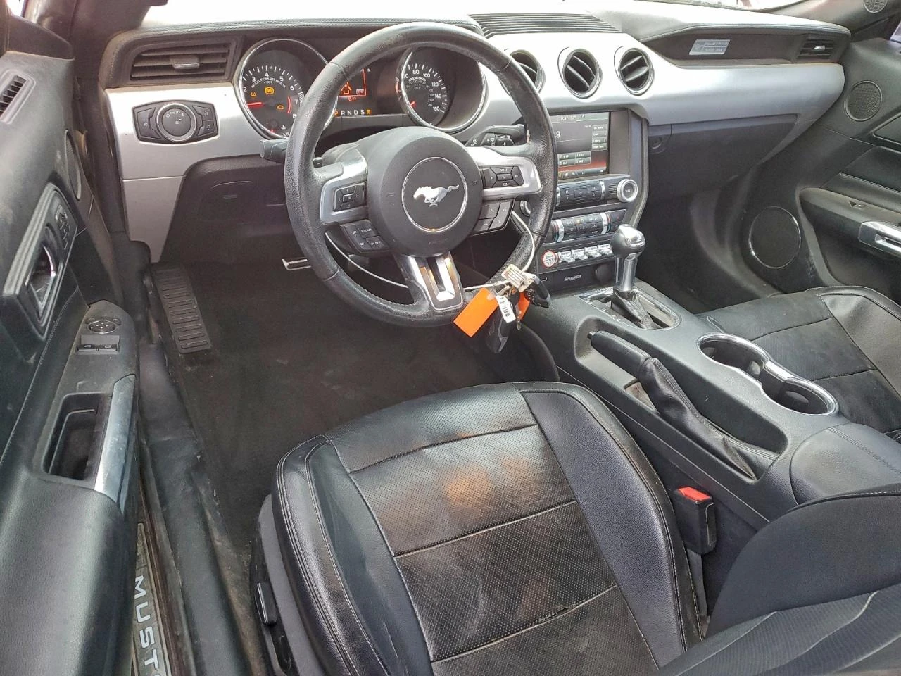 Ford Mustang КОЖА* ПОДГРЕВ* ОБДУХВАНЕ* CARPLAY* ПАРКТРОНИК*  - изображение 8