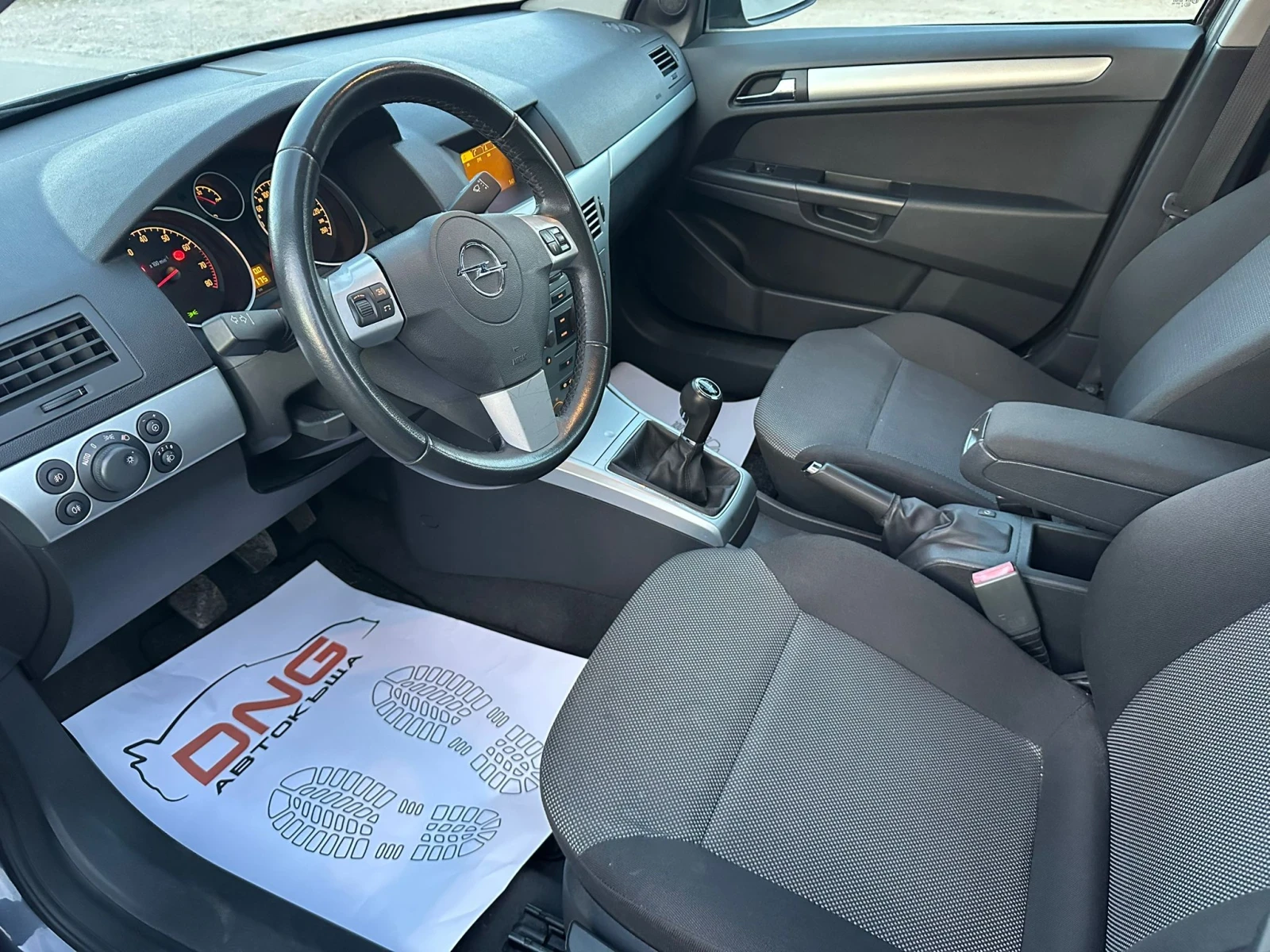 Opel Astra 1, 400 EURO5, снимка 8 - Автомобили и джипове - 53772401