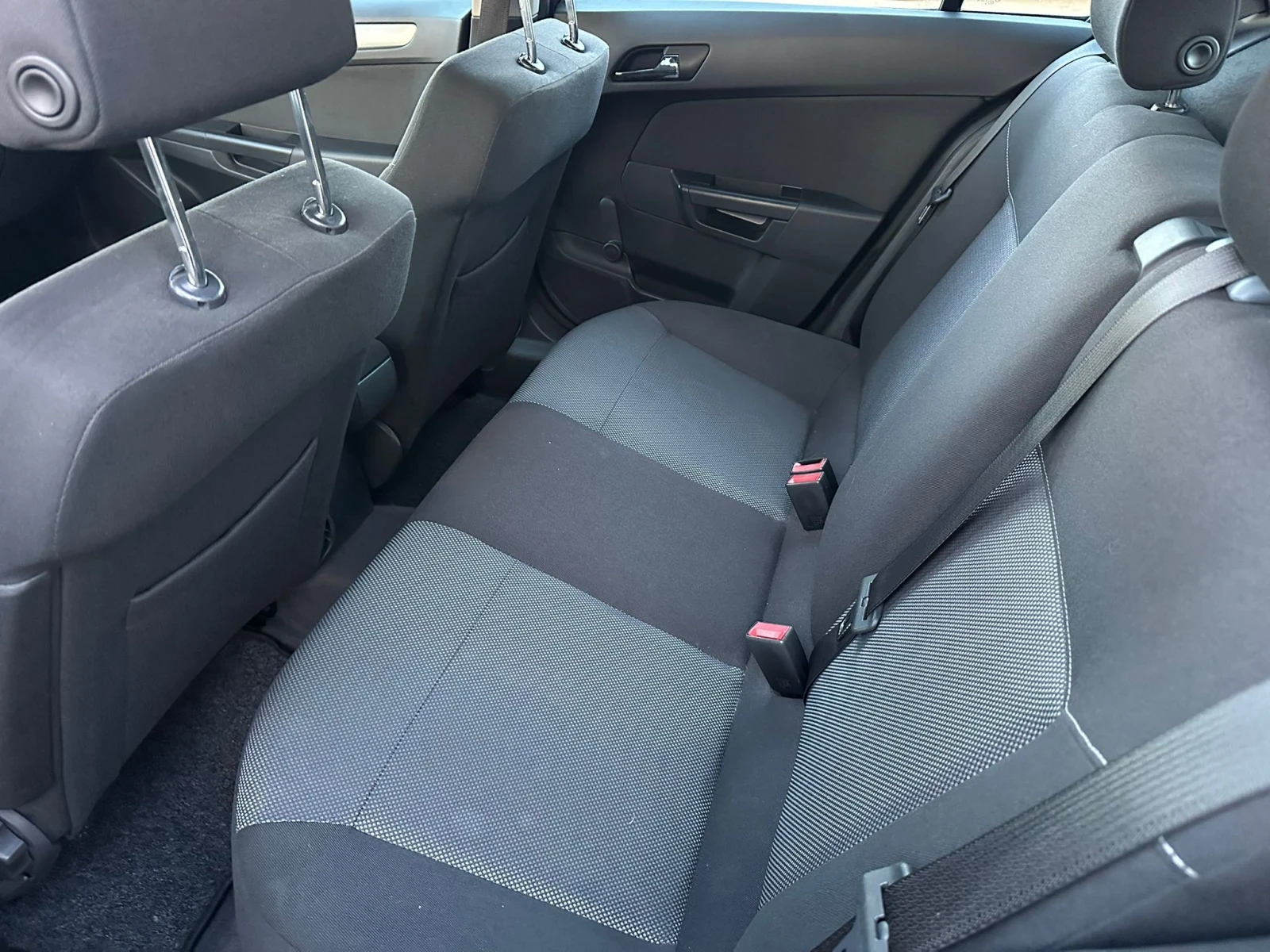 Opel Astra 1, 400 EURO5, снимка 10 - Автомобили и джипове - 53772401