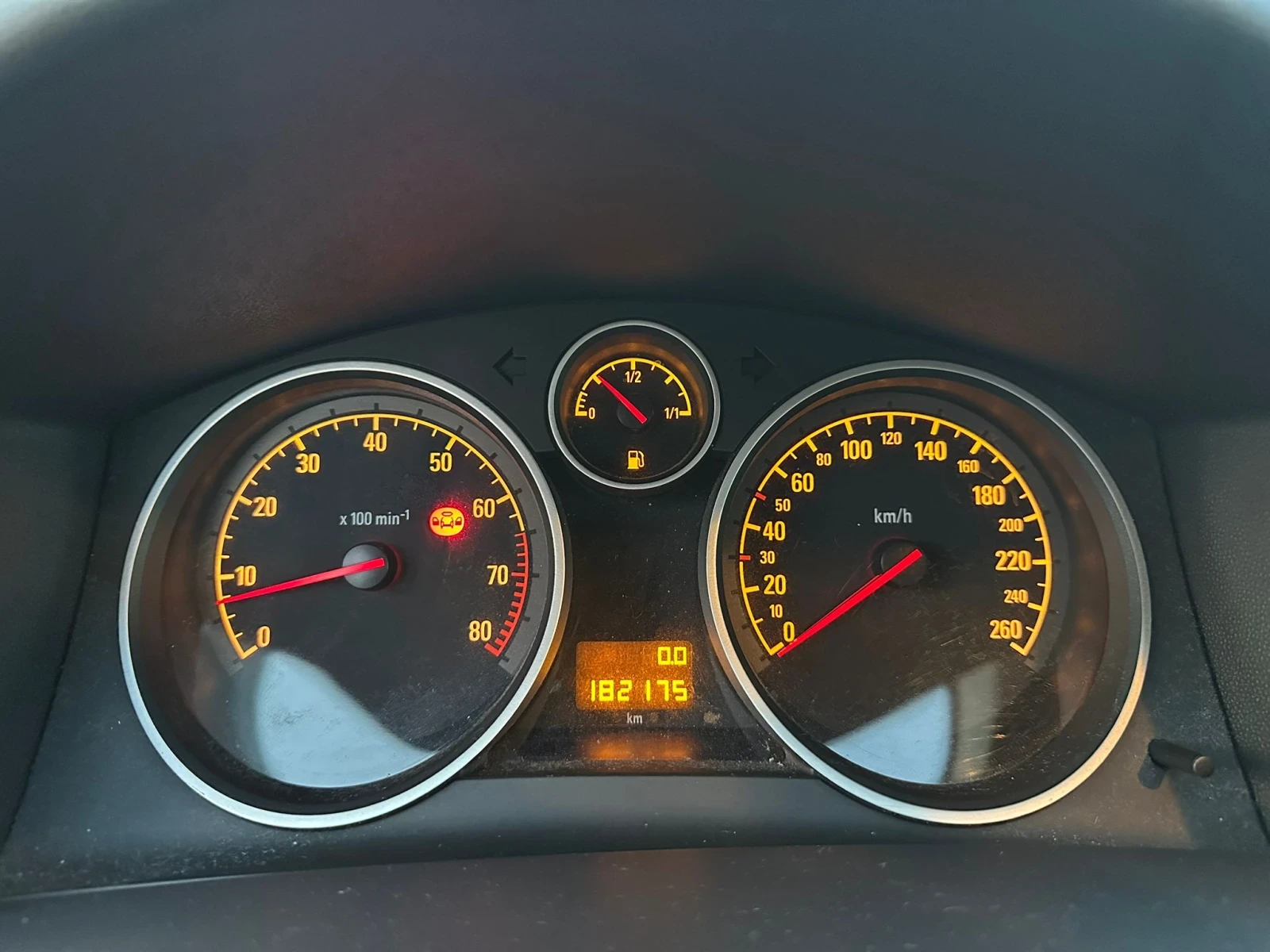 Opel Astra 1, 400 EURO5, снимка 12 - Автомобили и джипове - 53772401