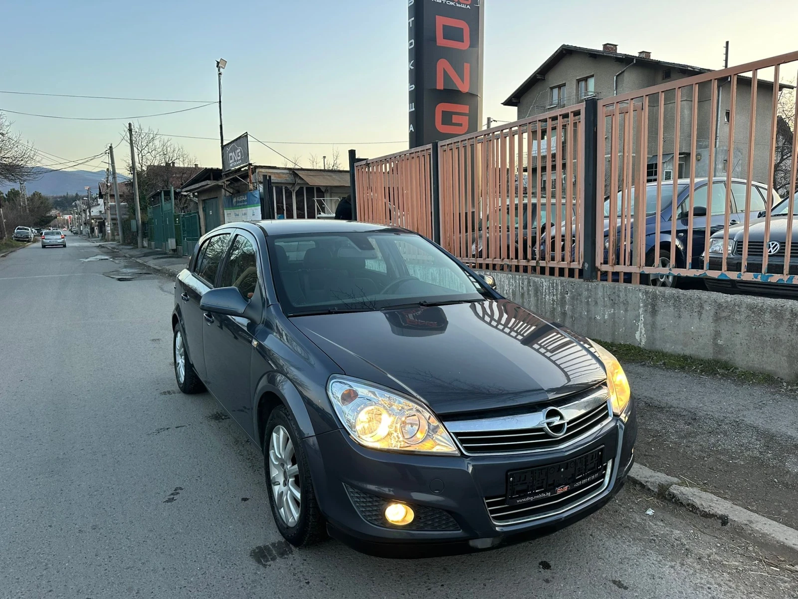 Opel Astra 1, 400 EURO5, снимка 2 - Автомобили и джипове - 53772401
