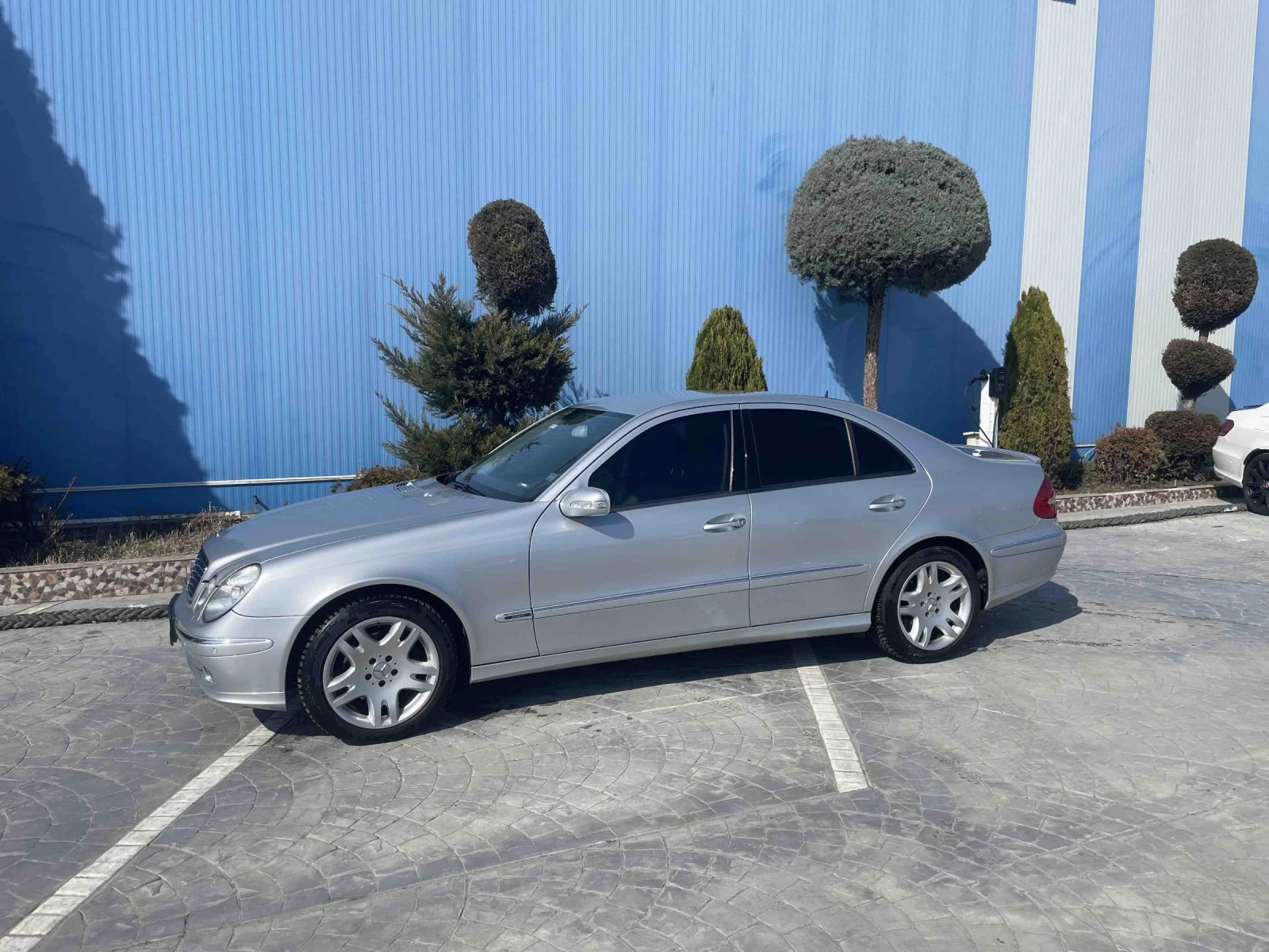 Mercedes-Benz E 320 УНИКАТ, снимка 2 - Автомобили и джипове - 53850951