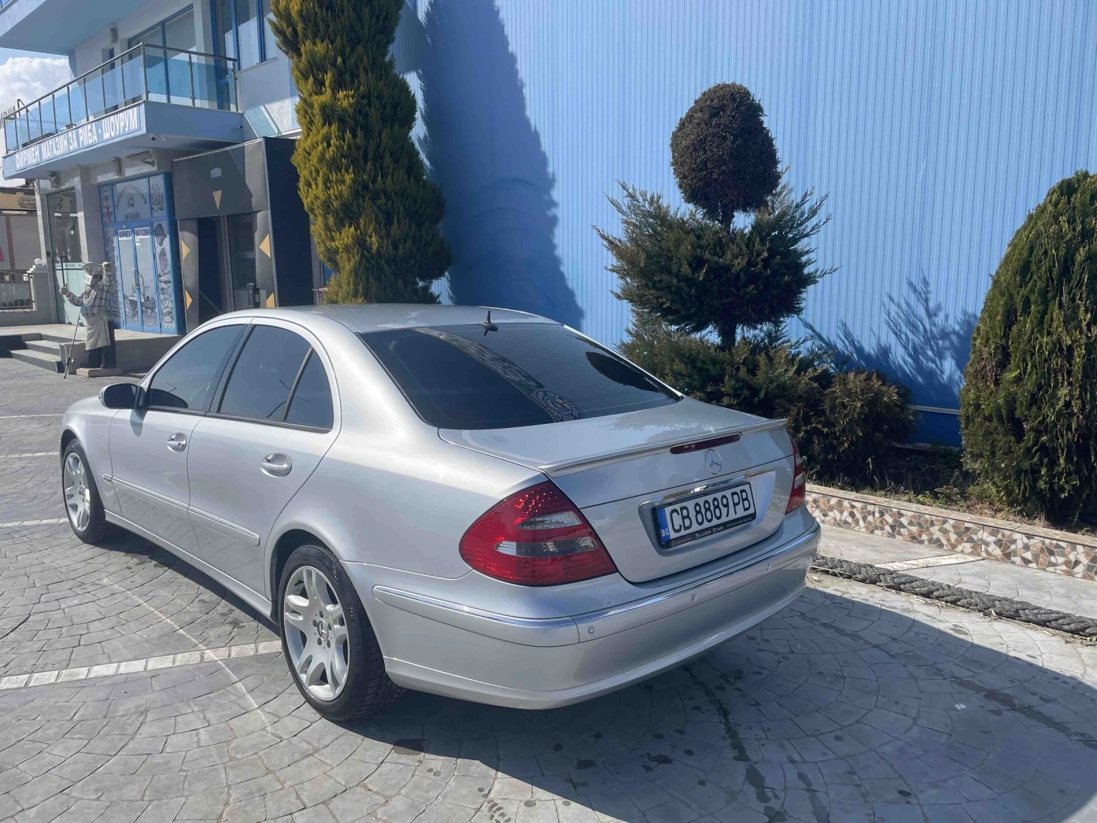 Mercedes-Benz E 320 УНИКАТ, снимка 3 - Автомобили и джипове - 53850951
