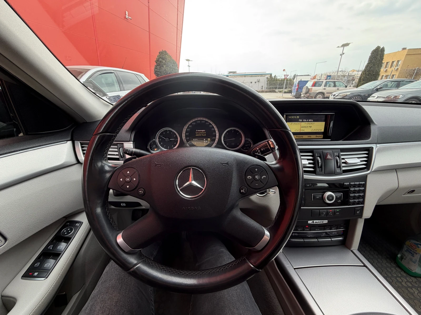 Mercedes-Benz E 250 4x4* AMG* LED* КОЖА, снимка 15 - Автомобили и джипове - 53915849