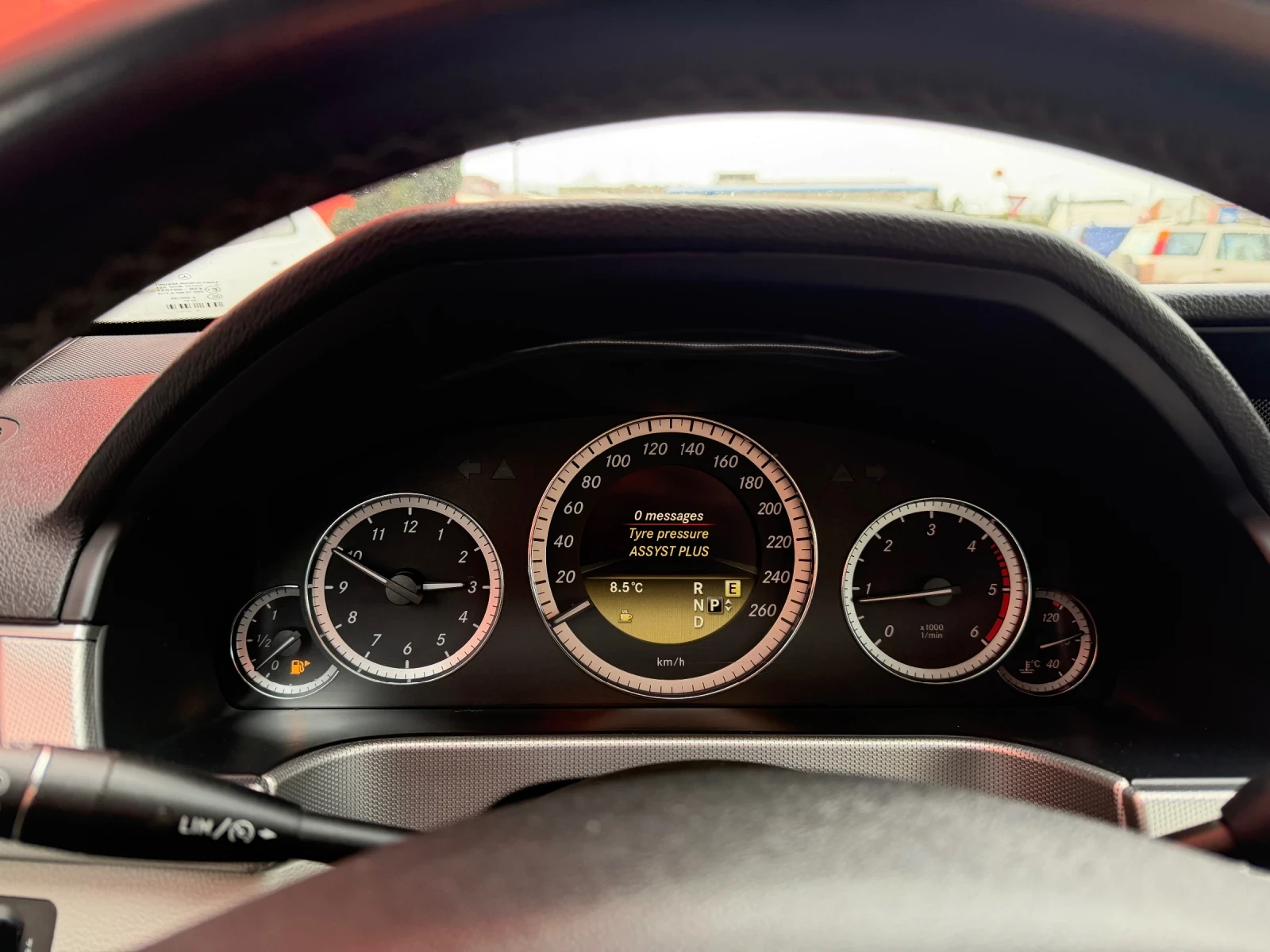 Mercedes-Benz E 250 4x4* AMG* LED* КОЖА, снимка 16 - Автомобили и джипове - 53915849