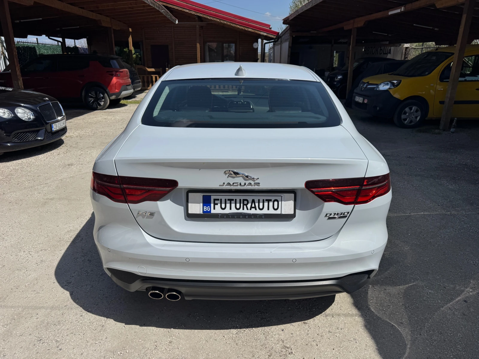 Jaguar XE D 180S, снимка 8 - Автомобили и джипове - 54226987