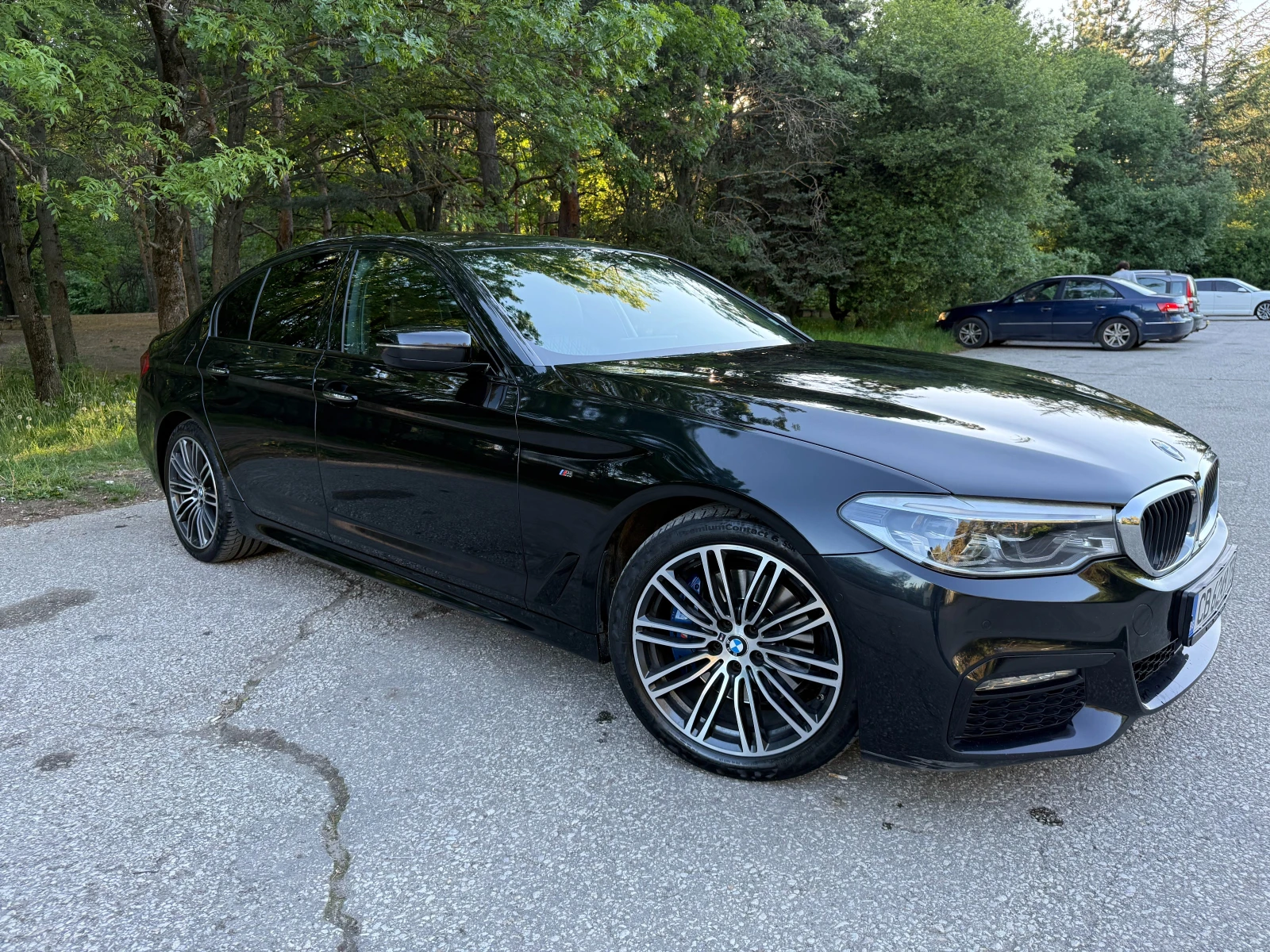 BMW 530 530d xDrive M Sport Individual/HUD/Harman Kardon, снимка 5 - Автомобили и джипове - 54561316
