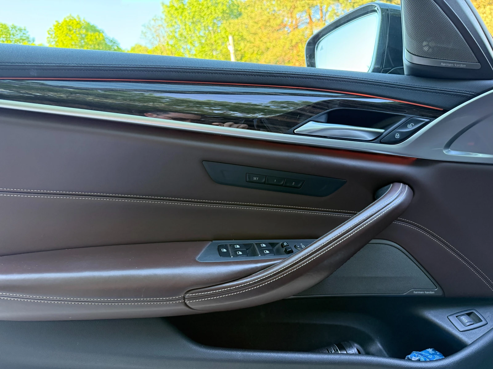 BMW 530 530d xDrive M Sport Individual/HUD/Harman Kardon, снимка 10 - Автомобили и джипове - 54561316
