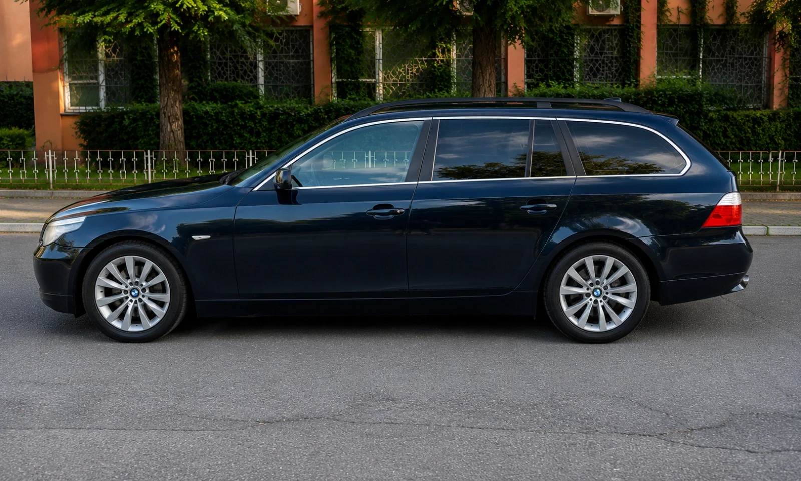BMW 520 E61, снимка 3 - Автомобили и джипове - 54663278