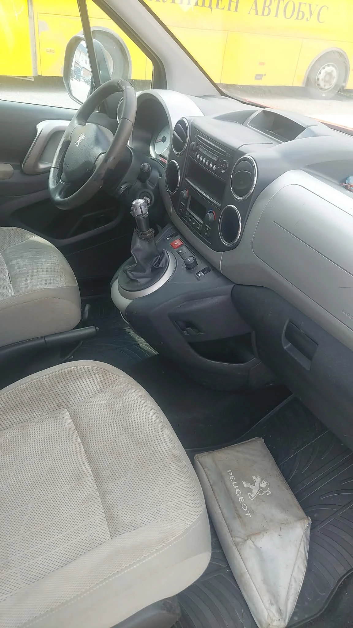 Peugeot Partner 1.6hdi, снимка 7 - Автомобили и джипове - 54799766