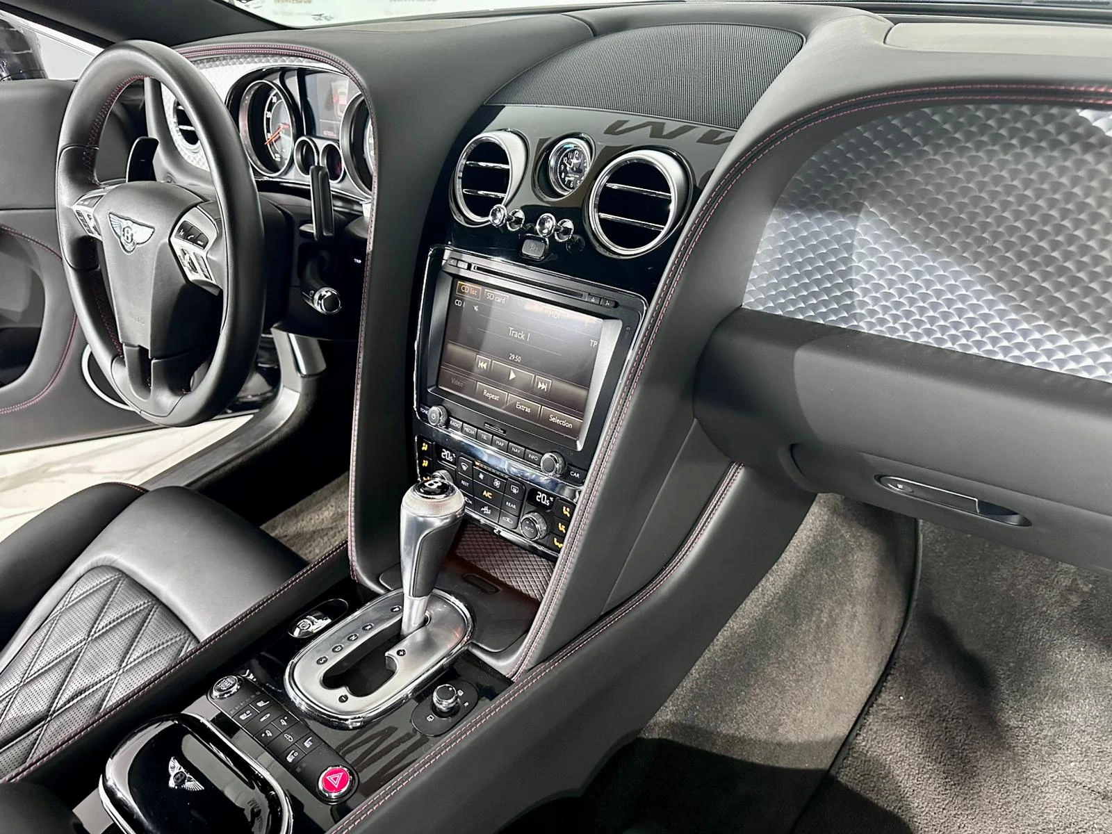 Bentley Continental gt V8* Ventilation* Naim* SoftClose, снимка 9 - Автомобили и джипове - 54831090