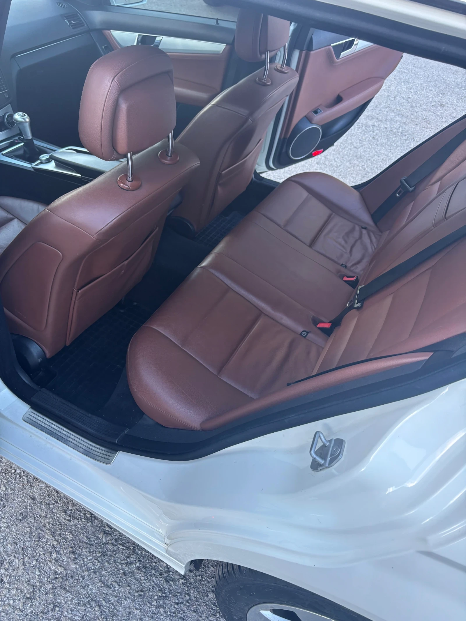 Mercedes-Benz C 220, снимка 10 - Автомобили и джипове - 55277275