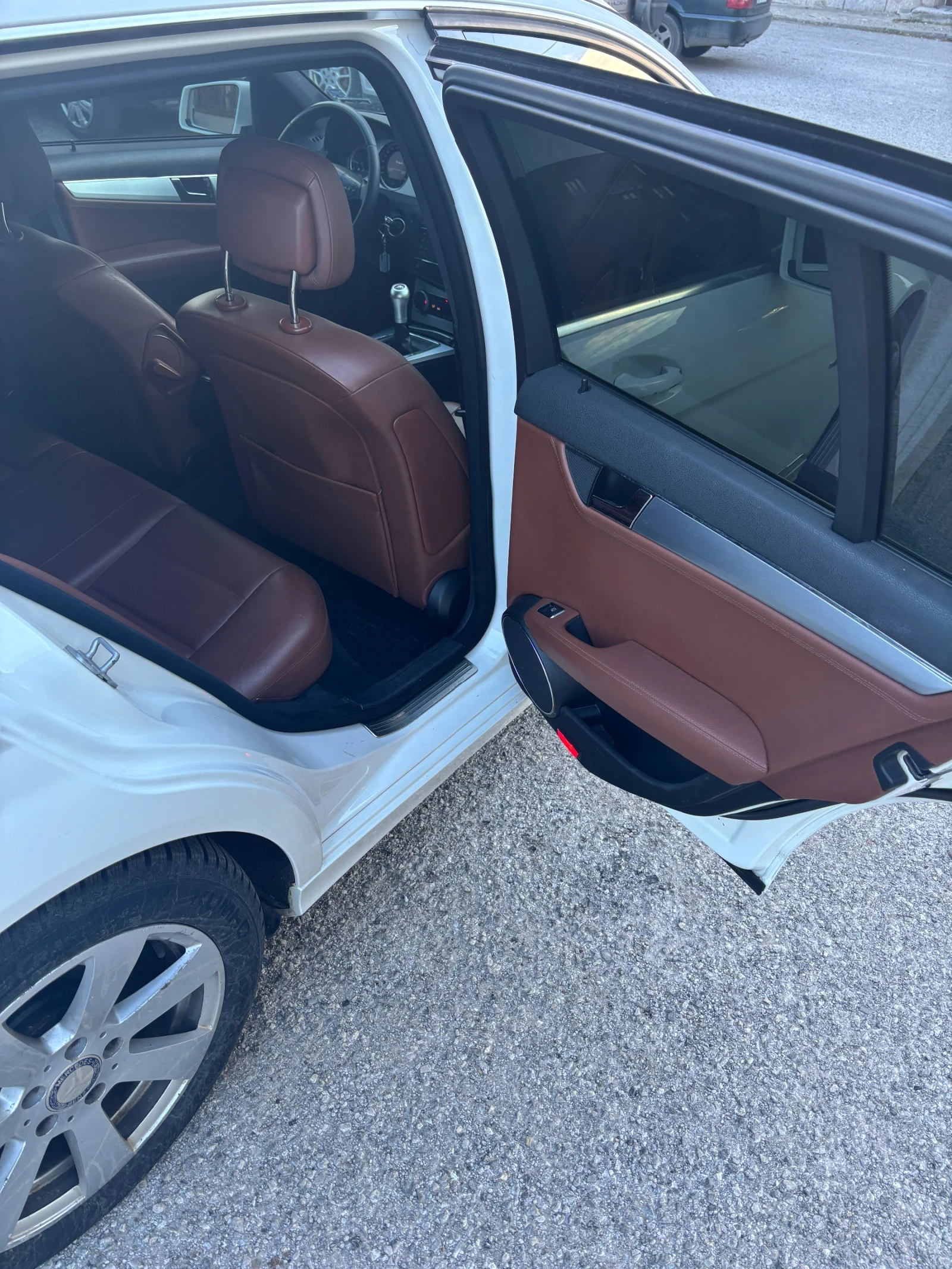 Mercedes-Benz C 220, снимка 12 - Автомобили и джипове - 55277275