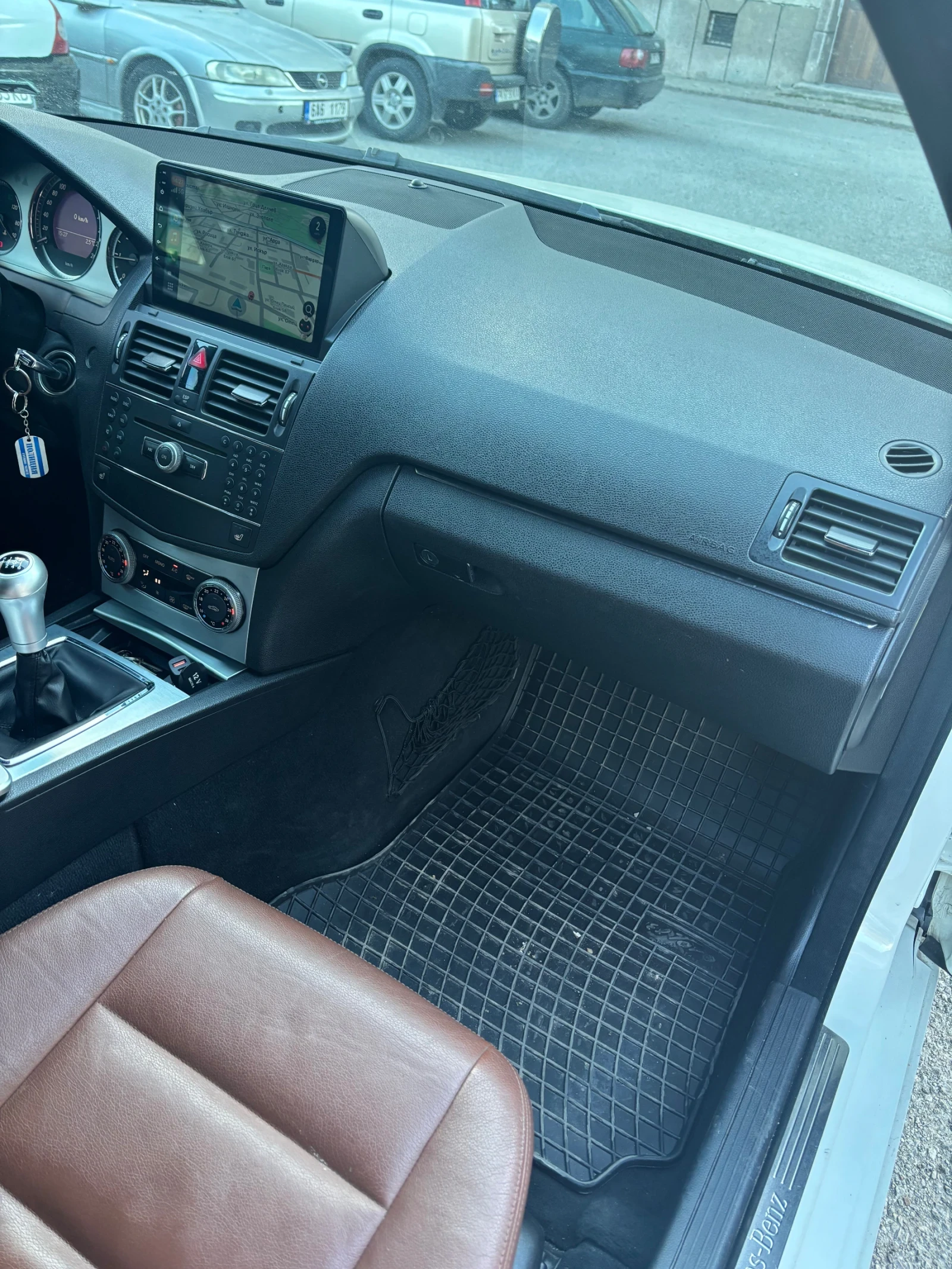 Mercedes-Benz C 220, снимка 16 - Автомобили и джипове - 55277275