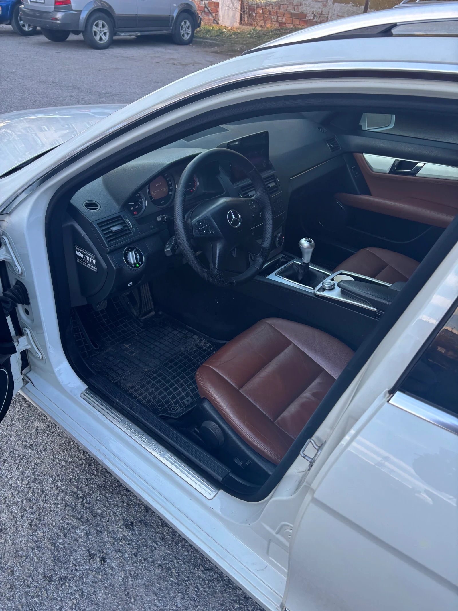 Mercedes-Benz C 220, снимка 8 - Автомобили и джипове - 55277275