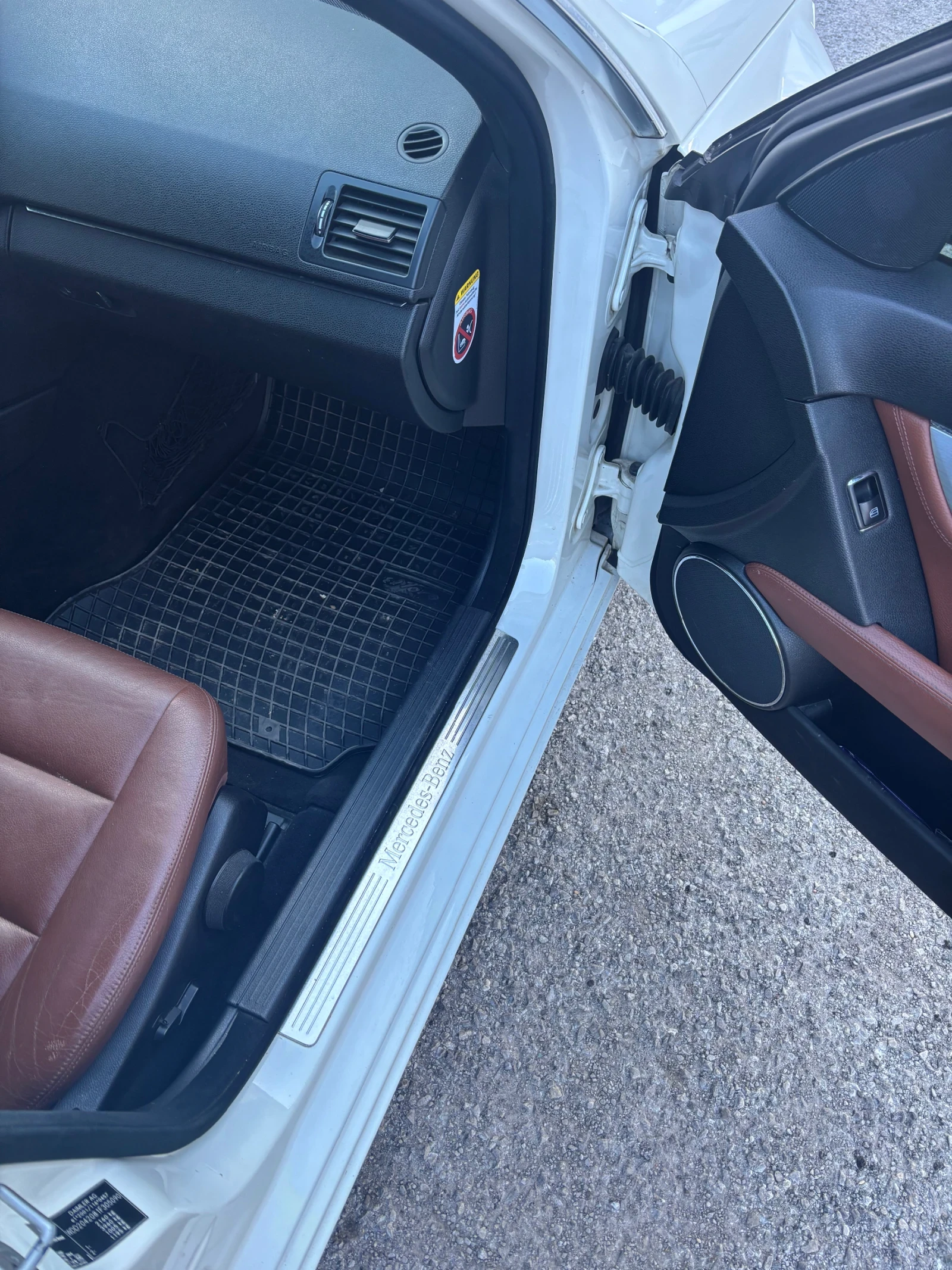 Mercedes-Benz C 220, снимка 15 - Автомобили и джипове - 55277275