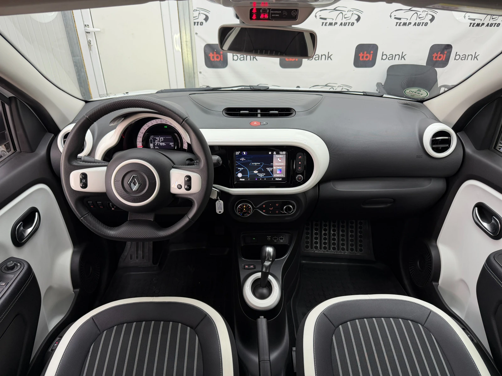 Renault Twingo В ГАРАНЦИЯ* СЕРВИЗНА КНИЖКА С ПЪЛНА ИСТОРИЯ, снимка 11 - Автомобили и джипове - 55740801