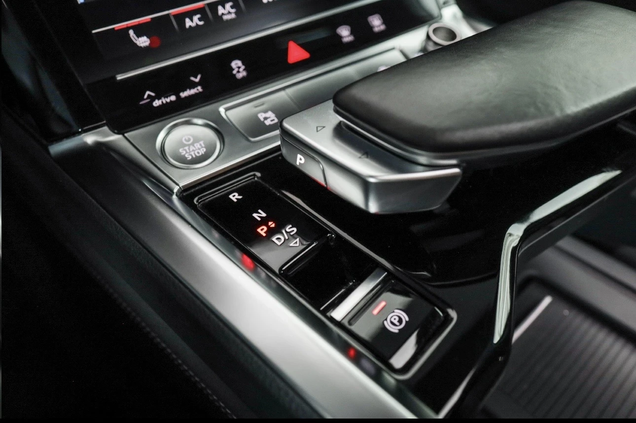 Audi E-Tron 55 S-LINE PLUS 67000KM. ГАРАНЦИЯ HEAD-UP B&O FULL, снимка 11 - Автомобили и джипове - 55798655