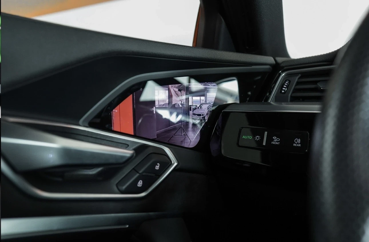Audi E-Tron 55 S-LINE PLUS 67000KM. ГАРАНЦИЯ HEAD-UP B&O FULL, снимка 13 - Автомобили и джипове - 55798655