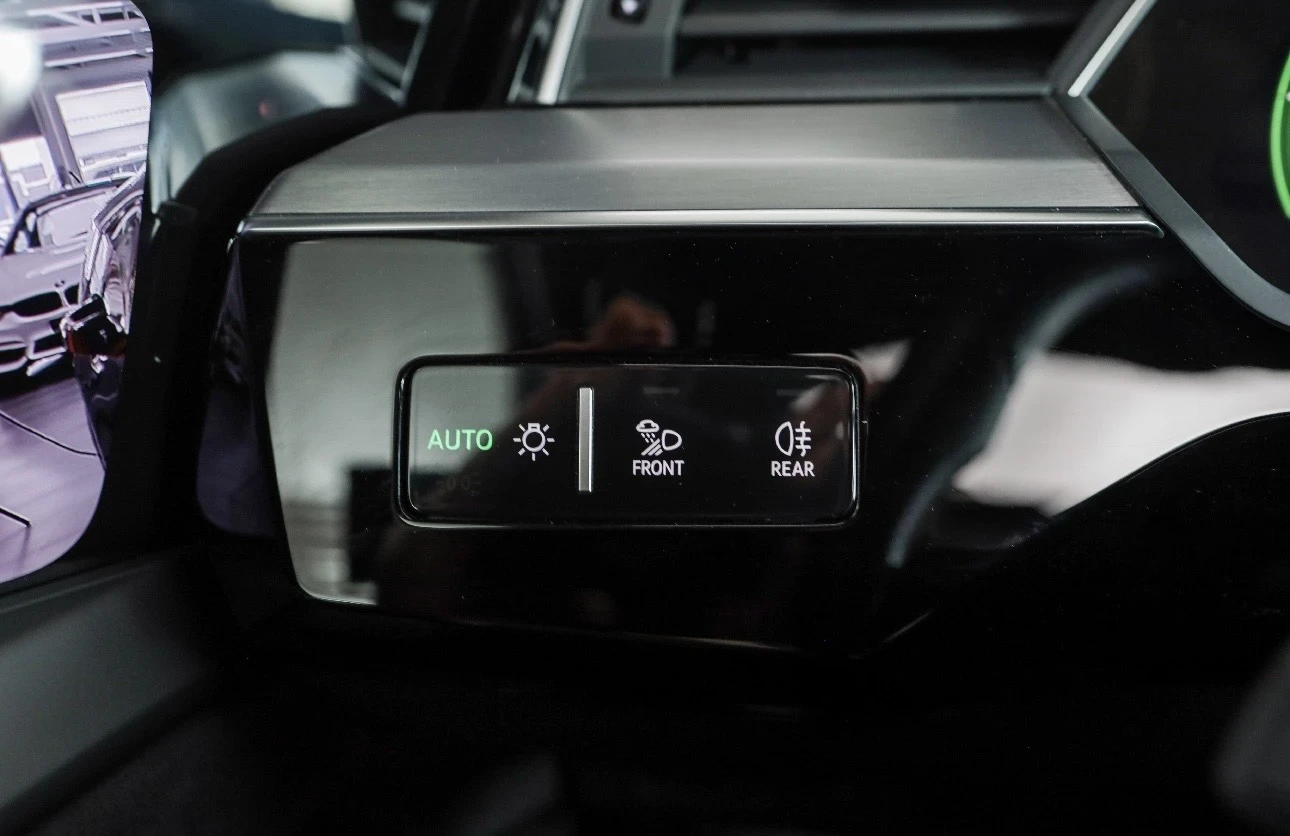 Audi E-Tron 55 S-LINE PLUS 67000KM. ГАРАНЦИЯ HEAD-UP B&O FULL, снимка 14 - Автомобили и джипове - 55798655