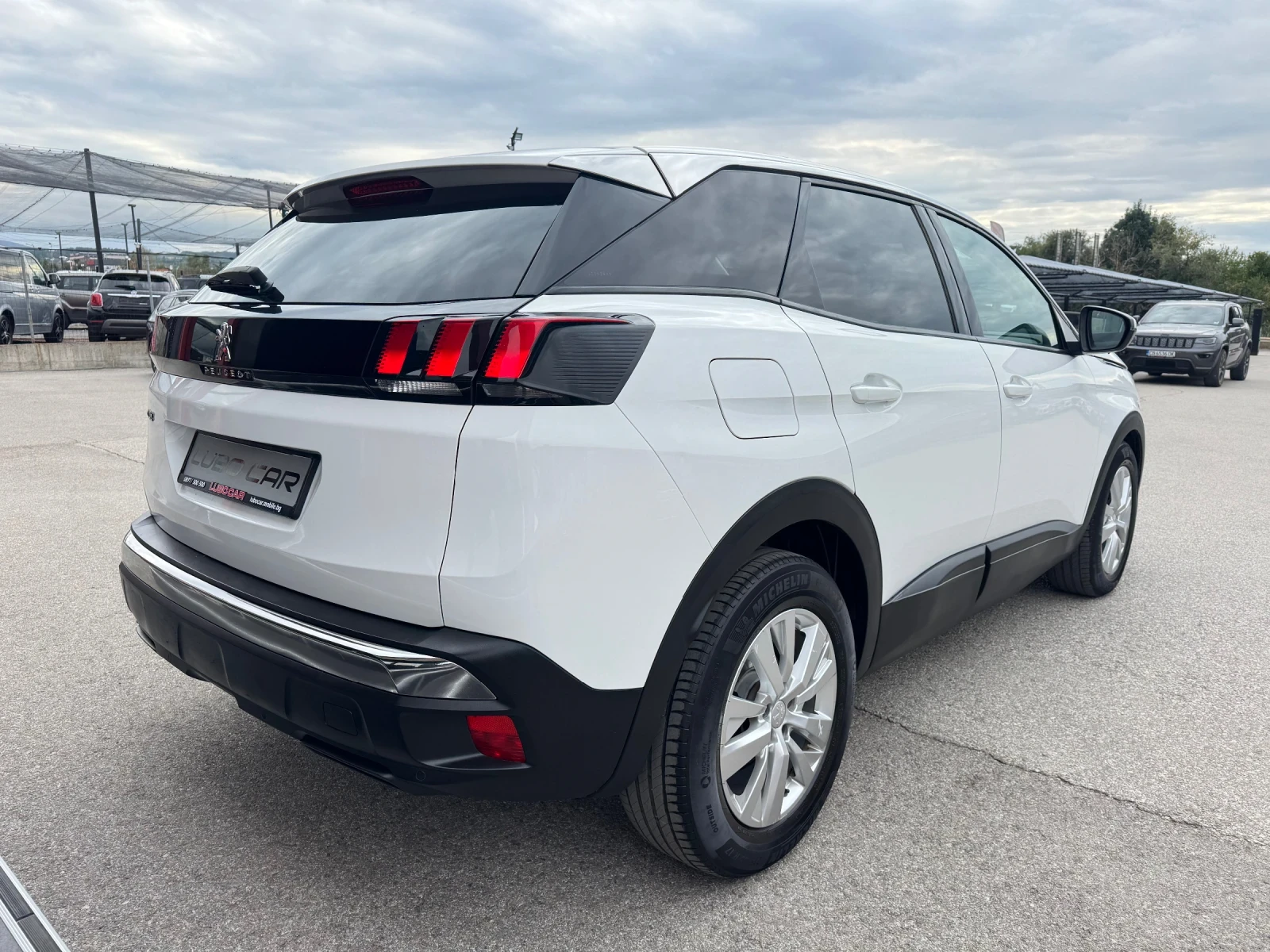 Peugeot 3008 1.5D AUTMATIK - ТОП СЪСТОЯНИЕ-БЯЛ ПЕРЛА, снимка 5 - Автомобили и джипове - 56087848