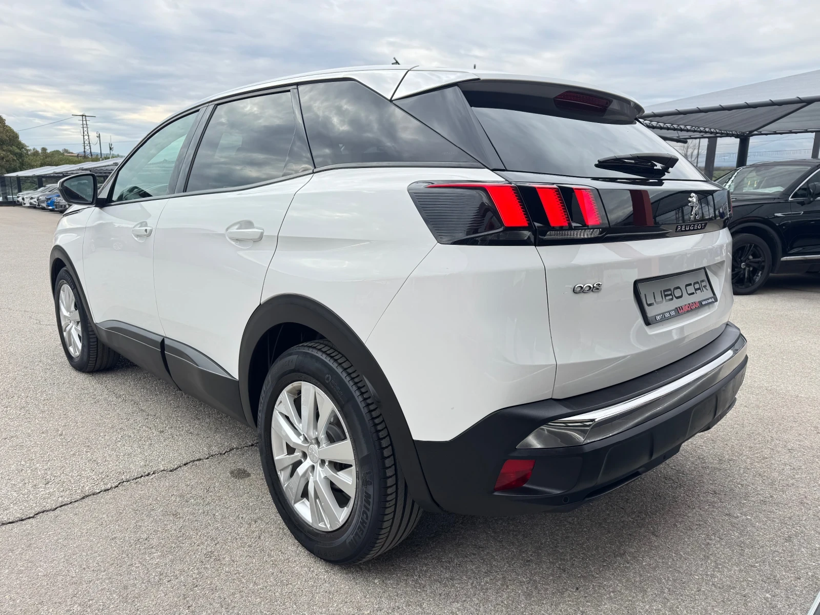 Peugeot 3008 1.5D AUTMATIK - ТОП СЪСТОЯНИЕ-БЯЛ ПЕРЛА, снимка 4 - Автомобили и джипове - 56087848