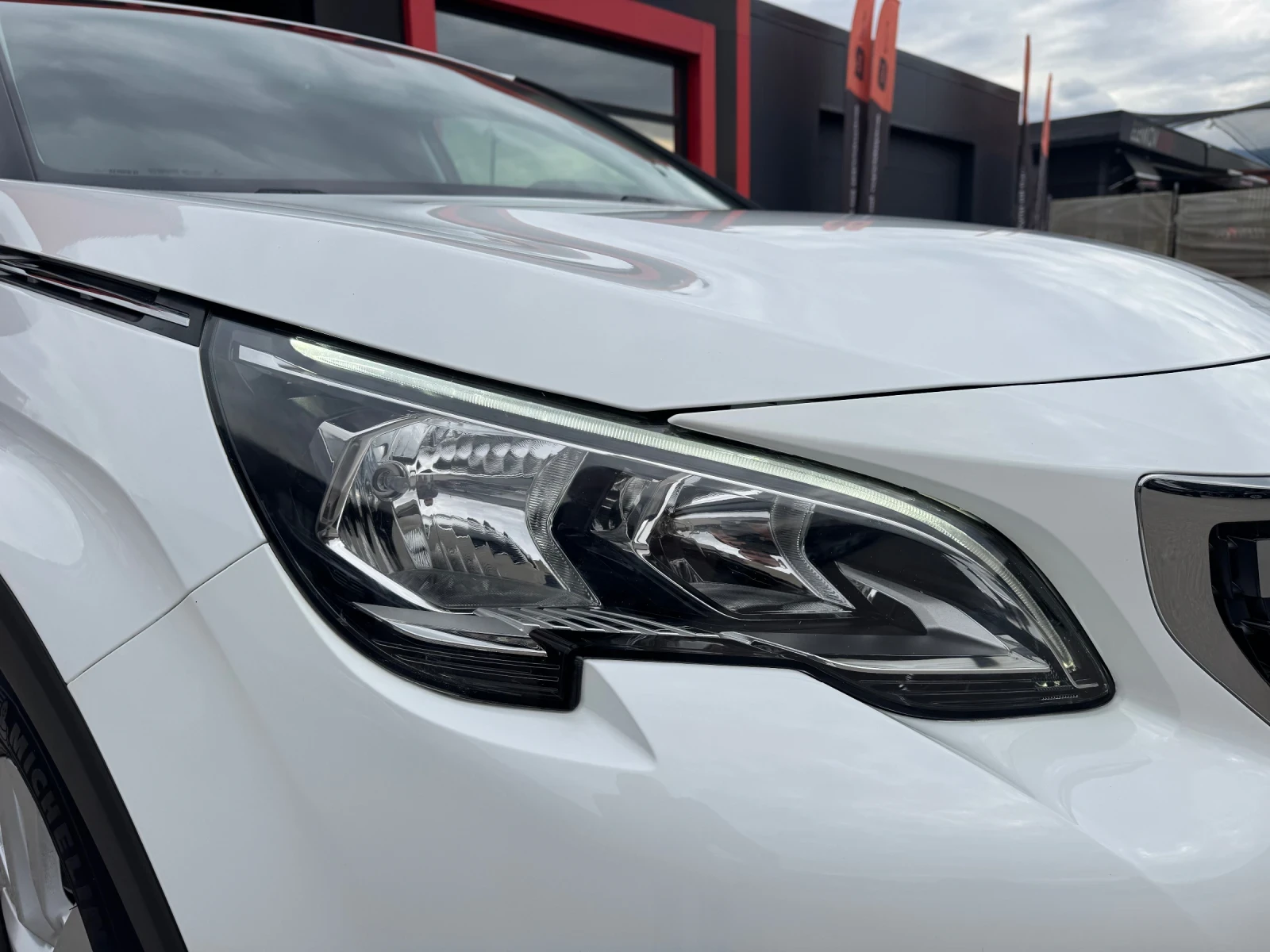 Peugeot 3008 1.5D AUTMATIK - ТОП СЪСТОЯНИЕ-БЯЛ ПЕРЛА, снимка 7 - Автомобили и джипове - 56087848