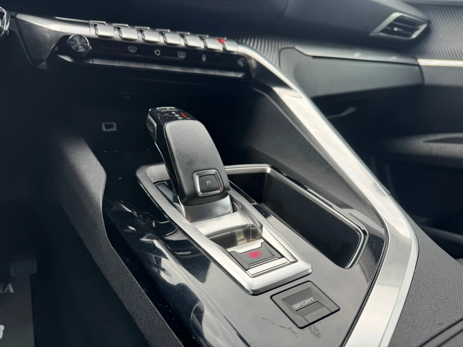 Peugeot 3008 1.5D AUTMATIK - ТОП СЪСТОЯНИЕ-БЯЛ ПЕРЛА, снимка 13 - Автомобили и джипове - 56087848