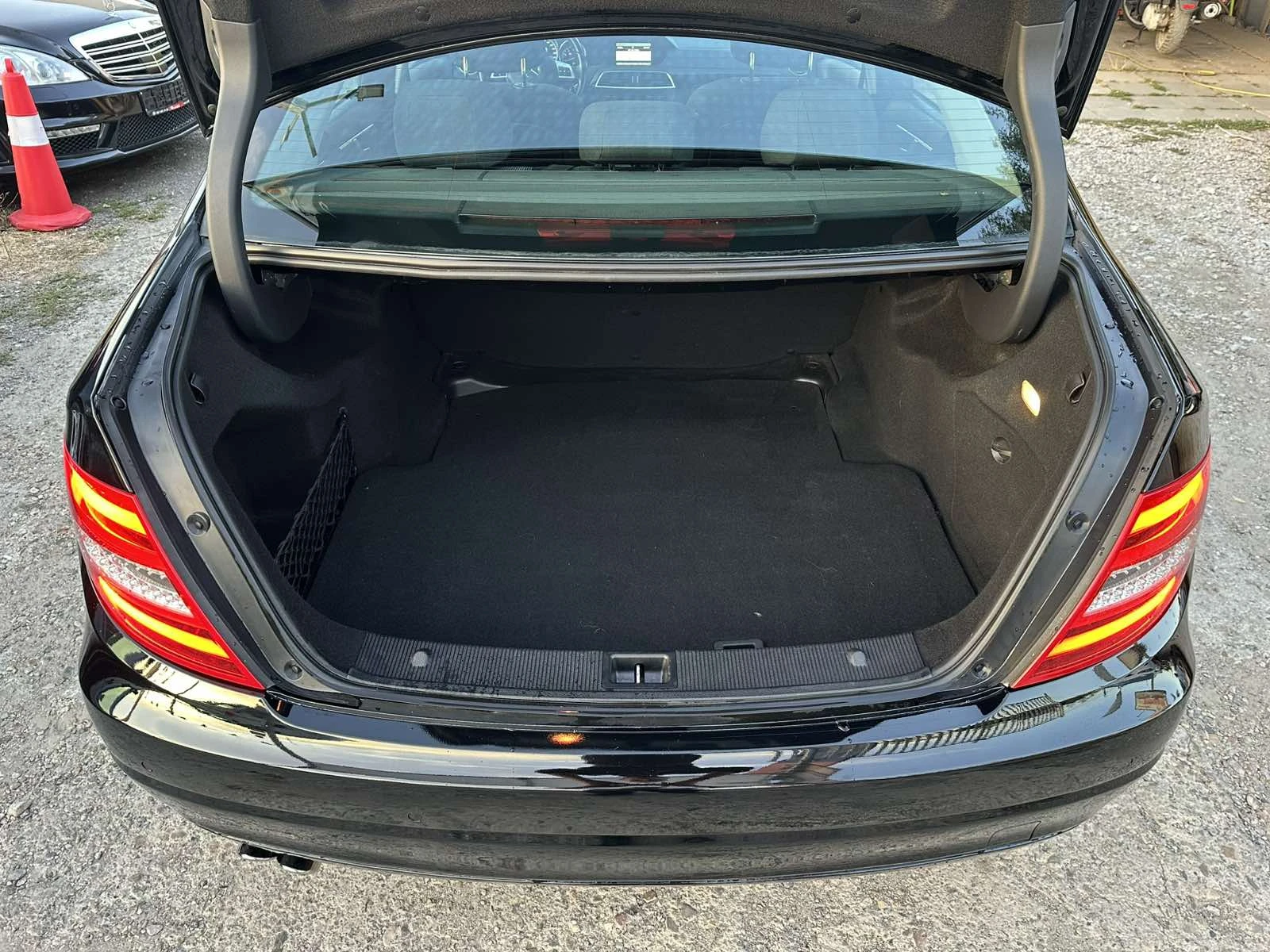 Mercedes-Benz C 180 CGI FACELIFT 71800�� �UV �� 02.2027� | Mobile.bg � ����������� 8