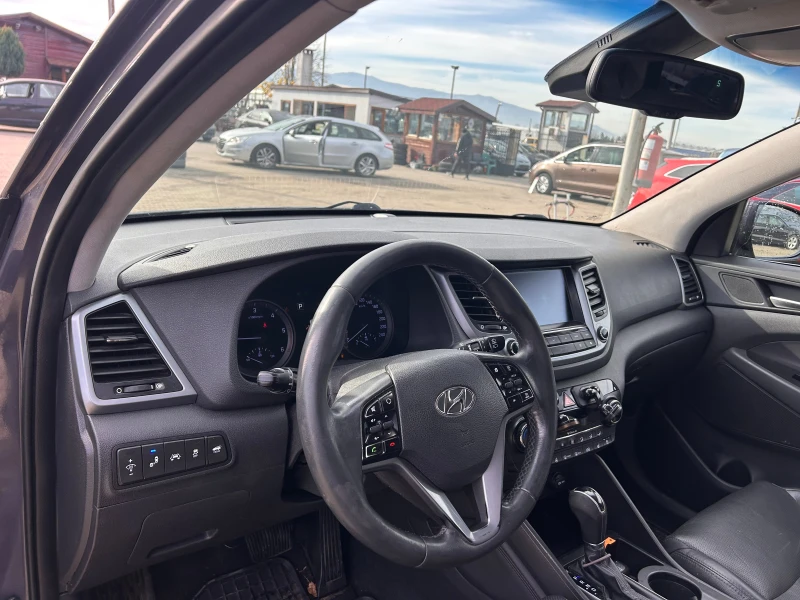 Hyundai Tucson 2.0CRDI 4WD AVTOMAT/NAVI/KAMERA/KOJA/PANORAMA FULL, снимка 13 - Автомобили и джипове - 52404104