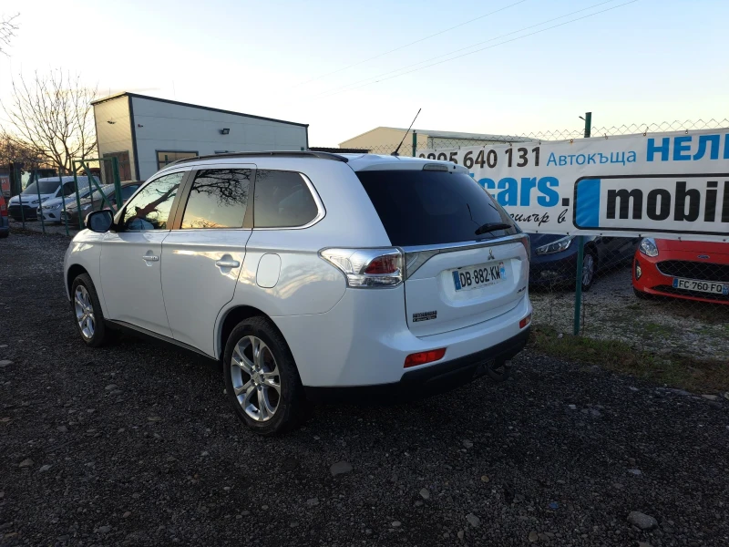 Mitsubishi Outlander 2.2 DID 4X4, снимка 4 - Автомобили и джипове - 52696641